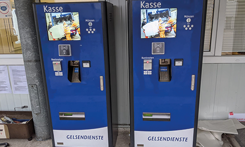 zwei Automaten der Fischer Electronicsysteme auf dem Wertstoffhof der Gelsendienste in Gelsenkirchen